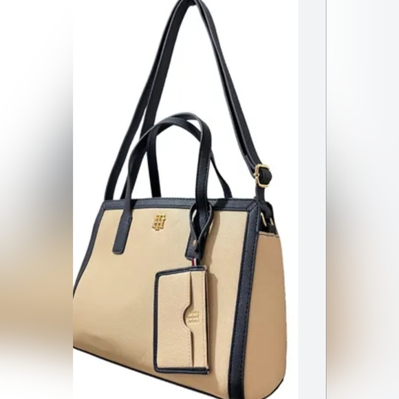 Tommy Hilfiger Tote - Picture 2 of 16